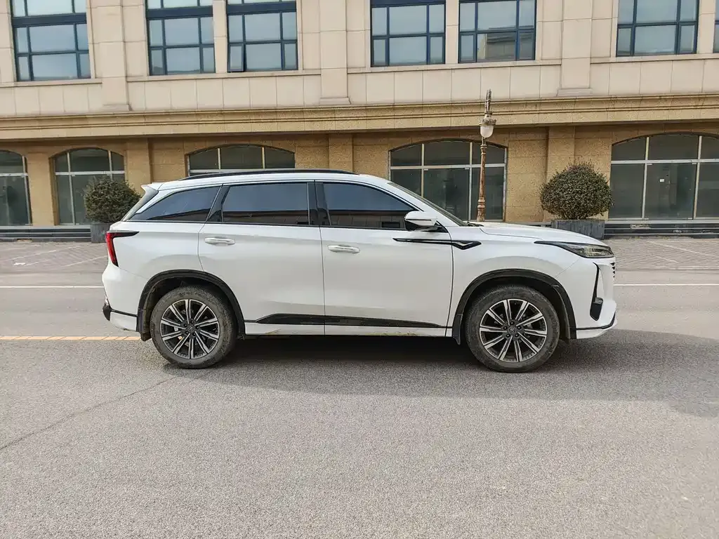 Changan CS75PLUS — фото 10