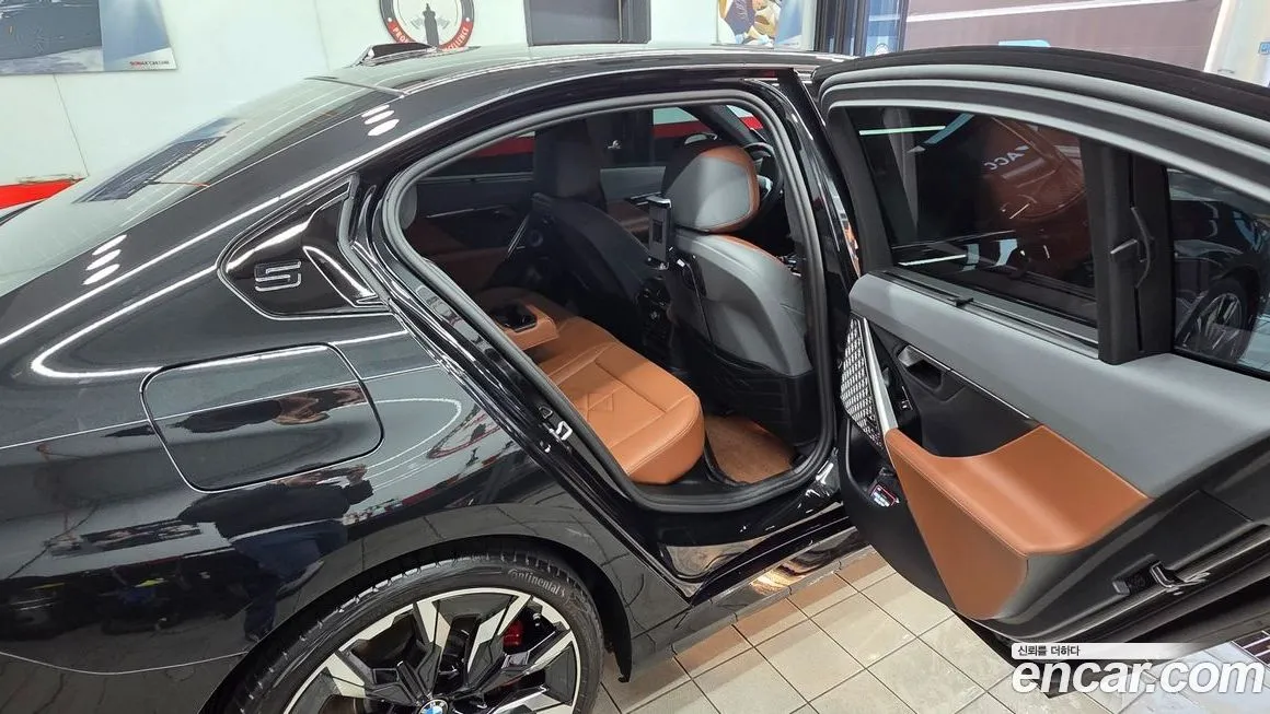 BMW 5-Series 2025 из KR, фото 3