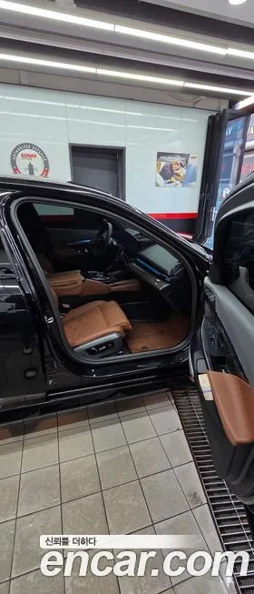 BMW 5-Series 2025 из KR, фото 7