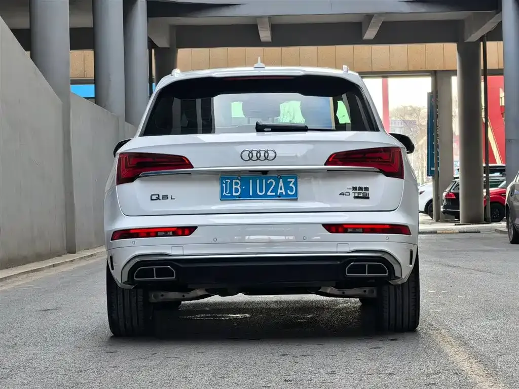 Audi Q5L — фото 10