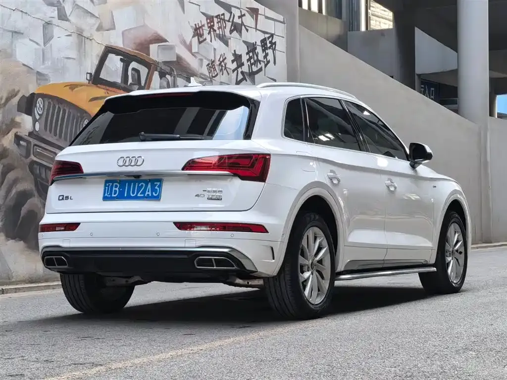 Audi Q5L — фото 2