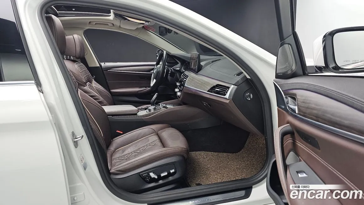 BMW 5-Series 2021 из KR, фото 3