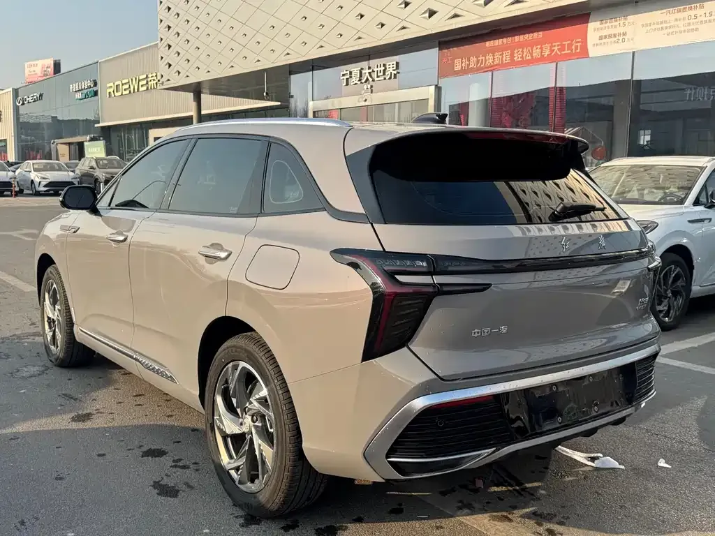 Hongqi HS3 PHEV — фото 9