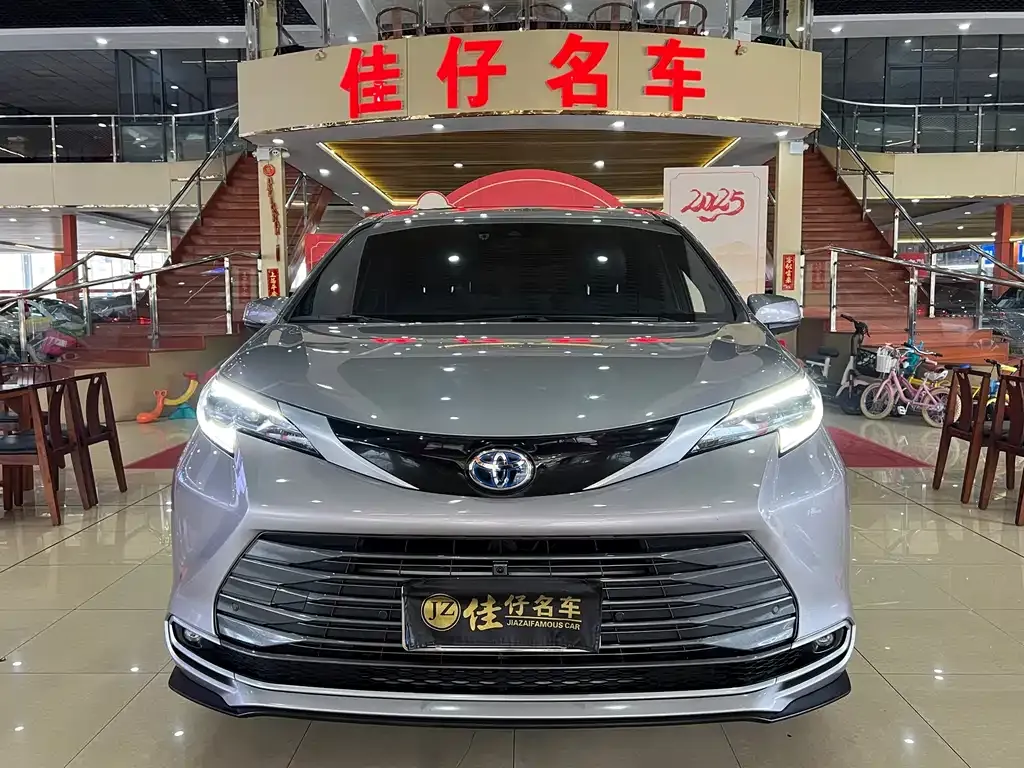 Toyota Sienna 2023 из CN, фото 9