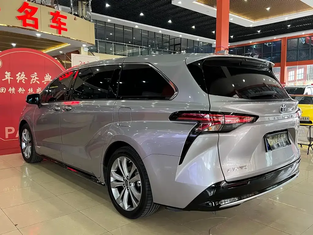 Toyota Sienna 2023 из CN, фото 8