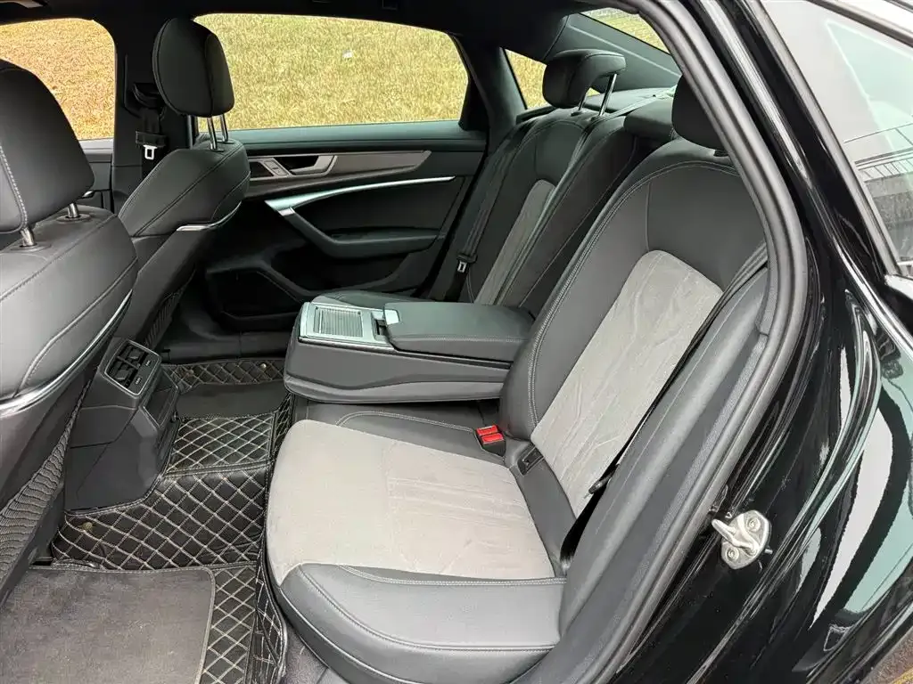 Audi A6L 2024 из CN, фото 5