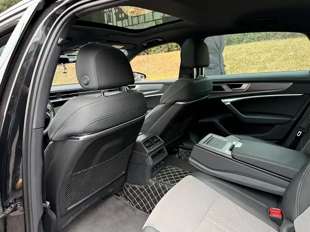 Audi A6L 2024 из CN, фото 6