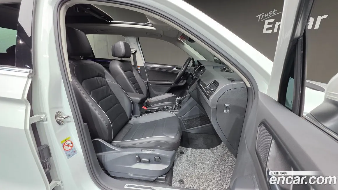 Volkswagen Tiguan — фото 10