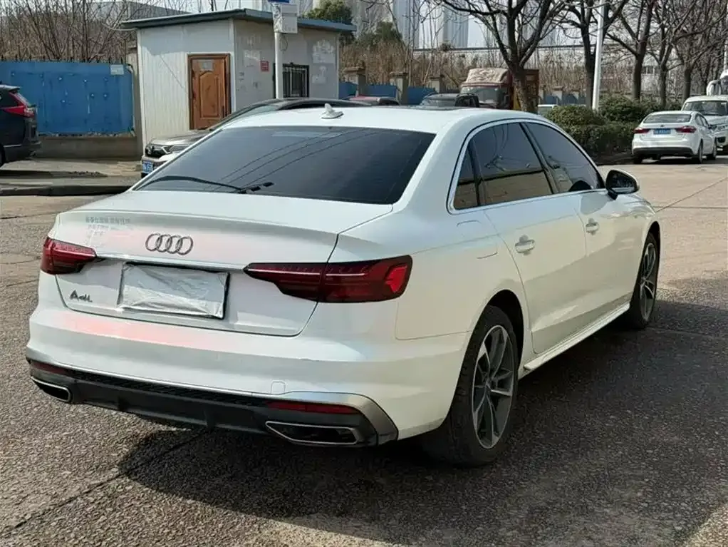 Audi A4L 2022 из CN, фото 6