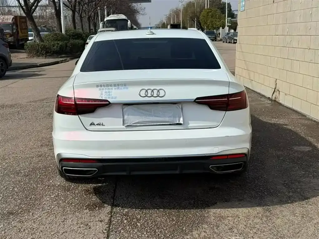 Audi A4L 2022 из CN, фото 8