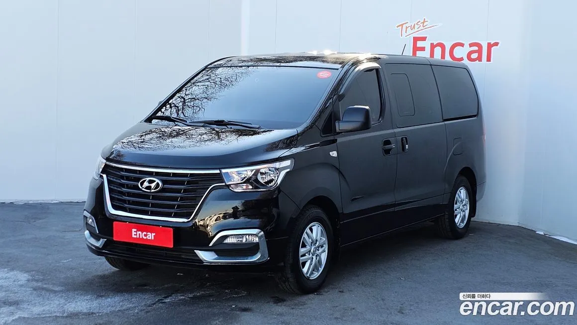 Hyundai Starex — фото 1