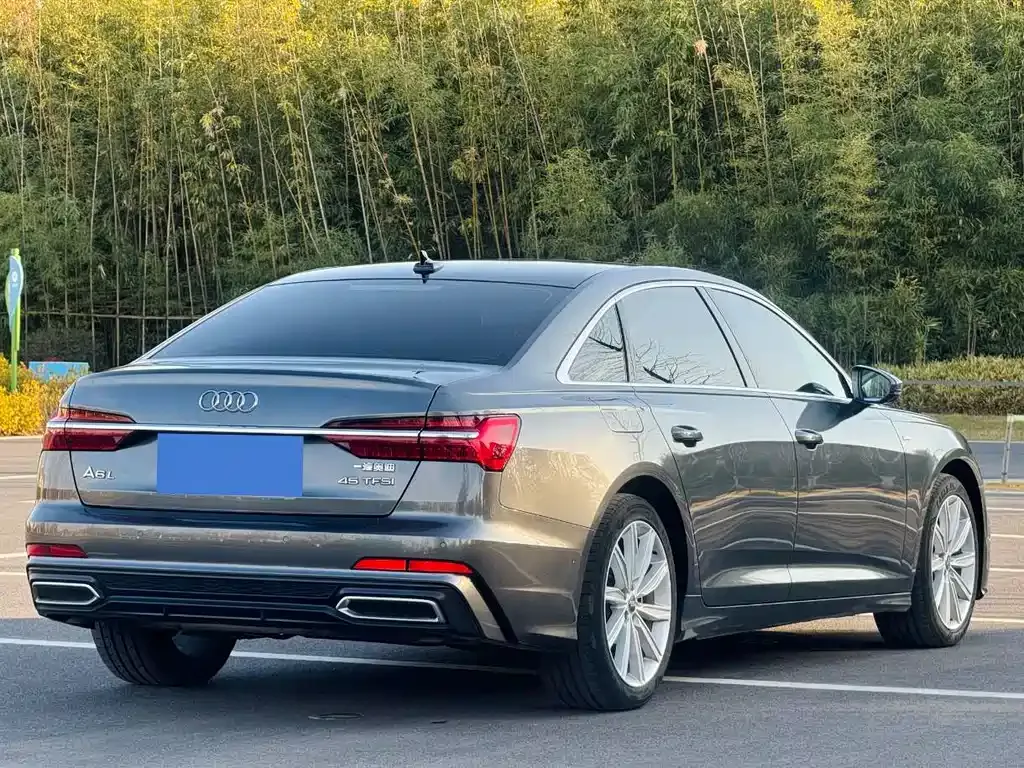 Audi A6L — фото 8