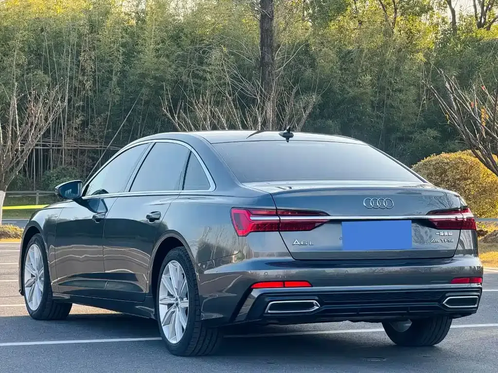 Audi A6L — фото 9