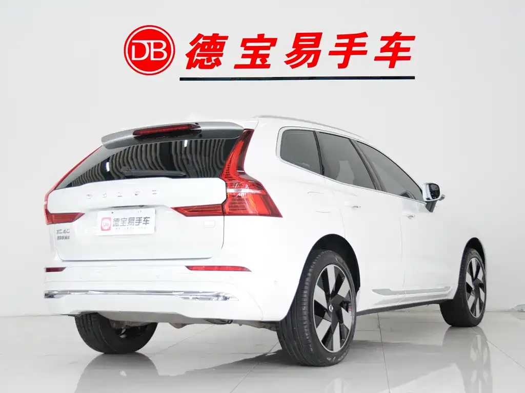Volvo XC60 PHEV 2024 из CN, фото 3