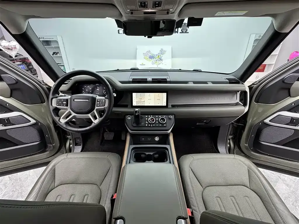 Land Rover Defender — фото 8