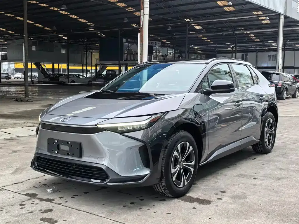Toyota bZ4X 2022 из CN, фото 1