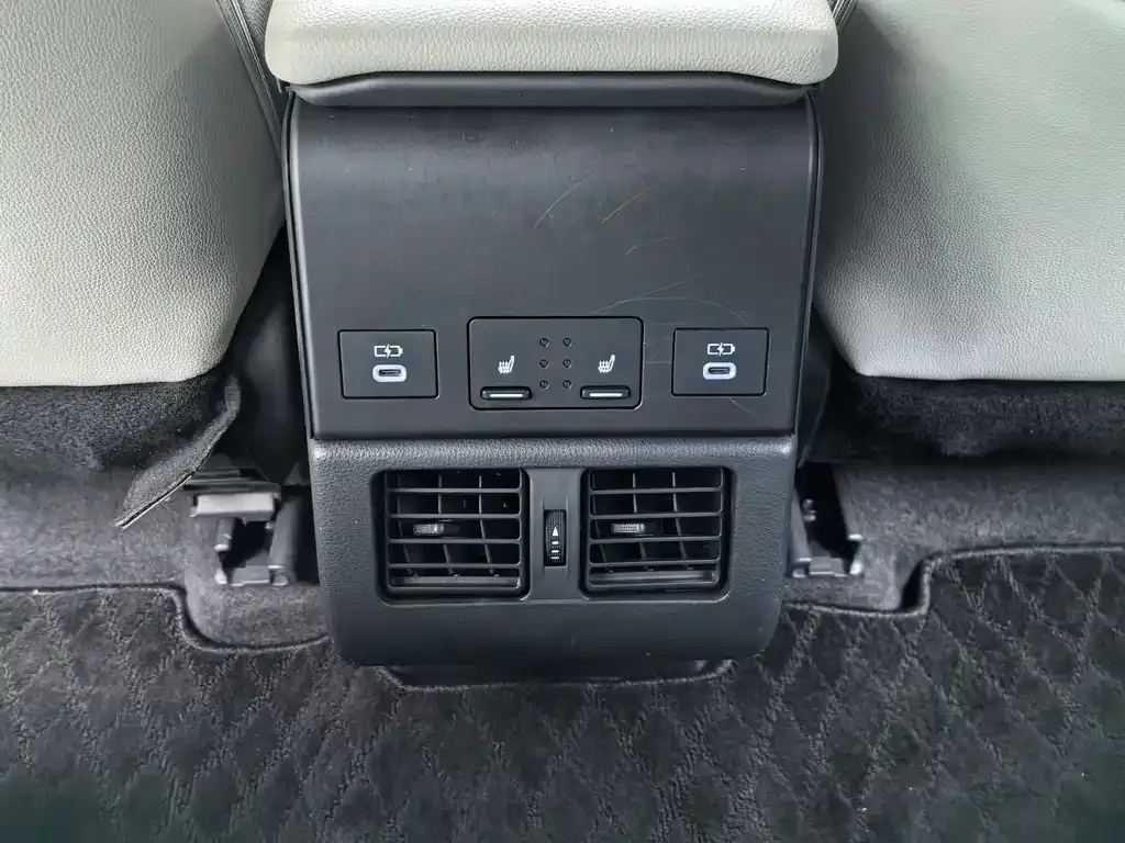 Toyota bZ4X 2022 из CN, фото 3