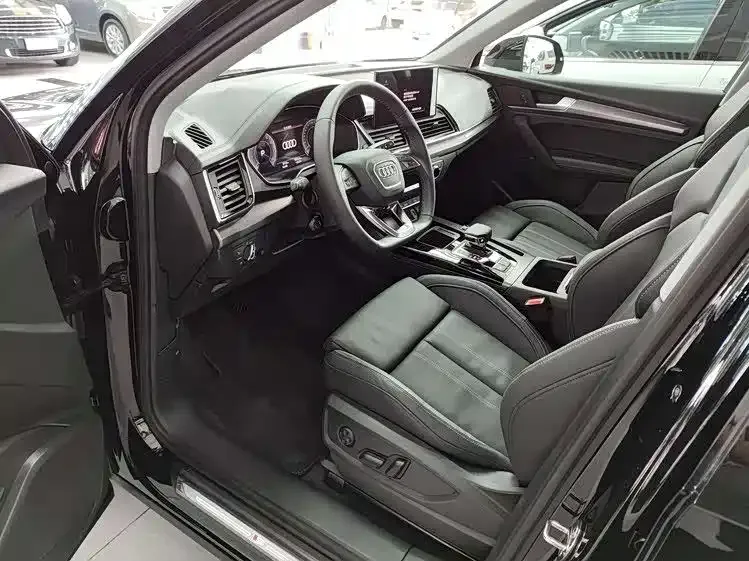 Audi Q5L 2022 из CN, фото 2