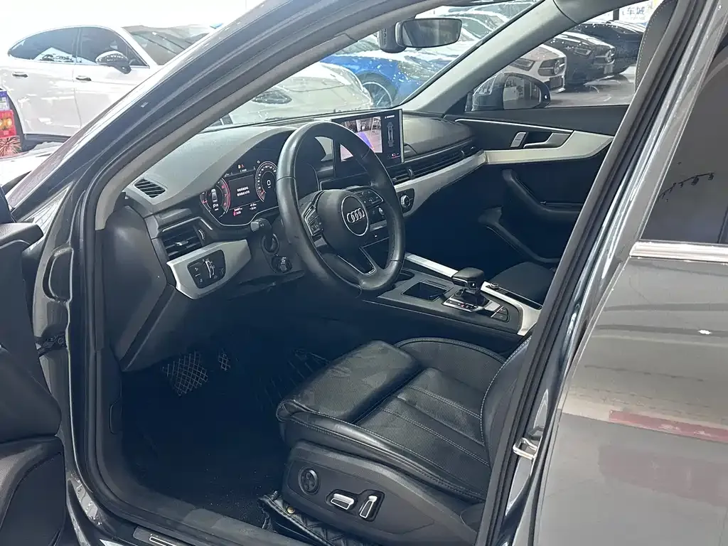 Audi A4L 2024 из CN, фото 5