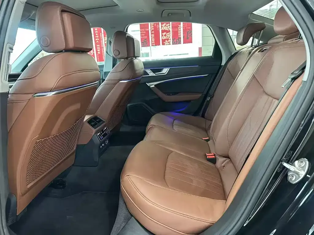Audi A6L 2023 из CN, фото 2