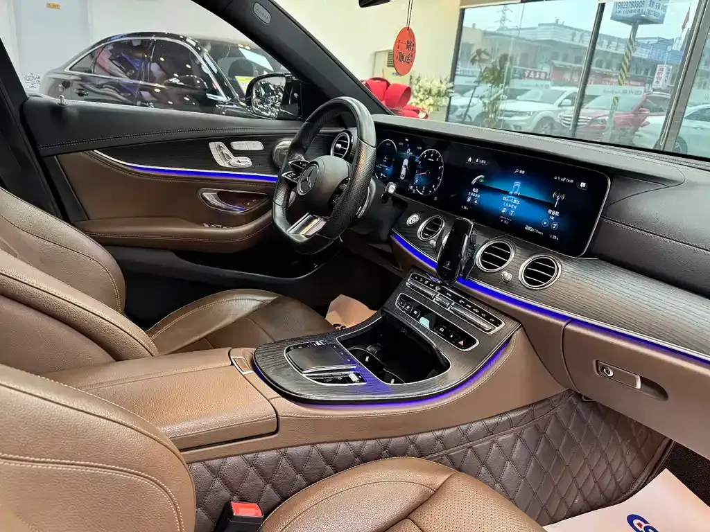 Mercedes-Benz E-Class — фото 10