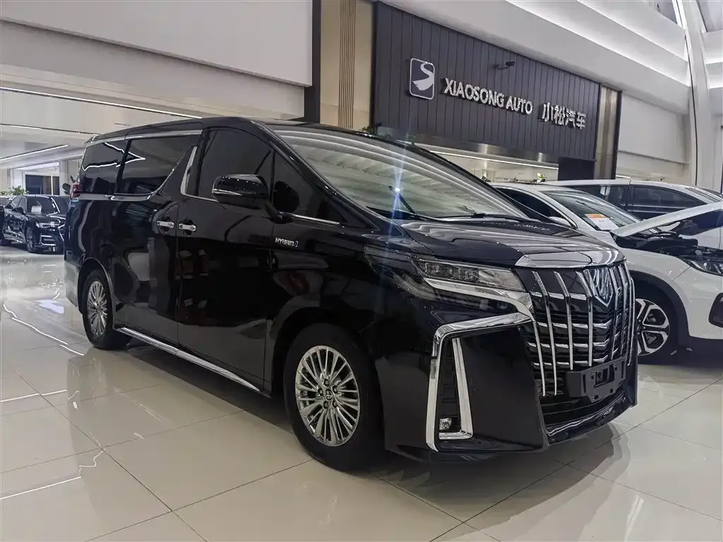 Toyota Alphard — фото 4