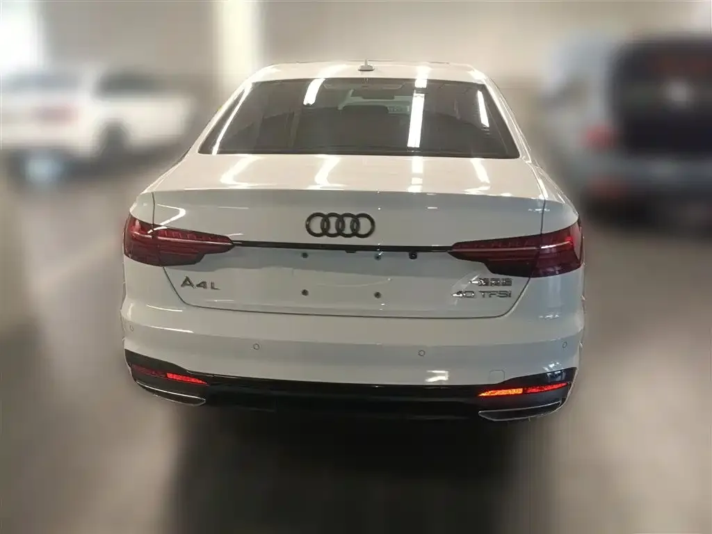 Audi A4L 2023 из CN, фото 6