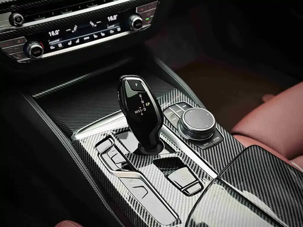 BMW 5 Series 2023 из CN, фото 7