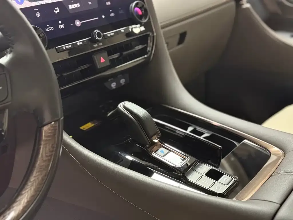 Toyota Alphard 2023 из CN, фото 3
