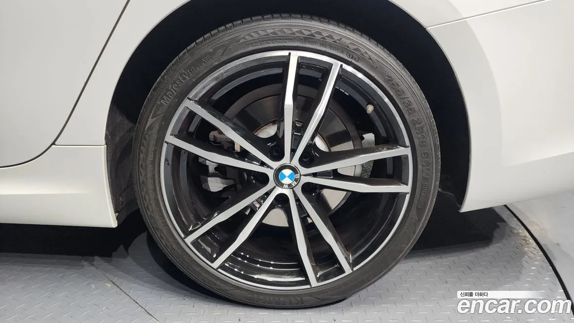 BMW 3-Series 2021 из KR, фото 2