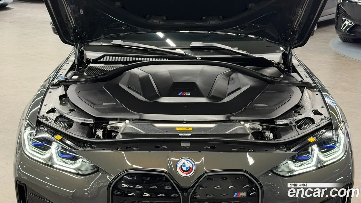 BMW i4 — фото 7