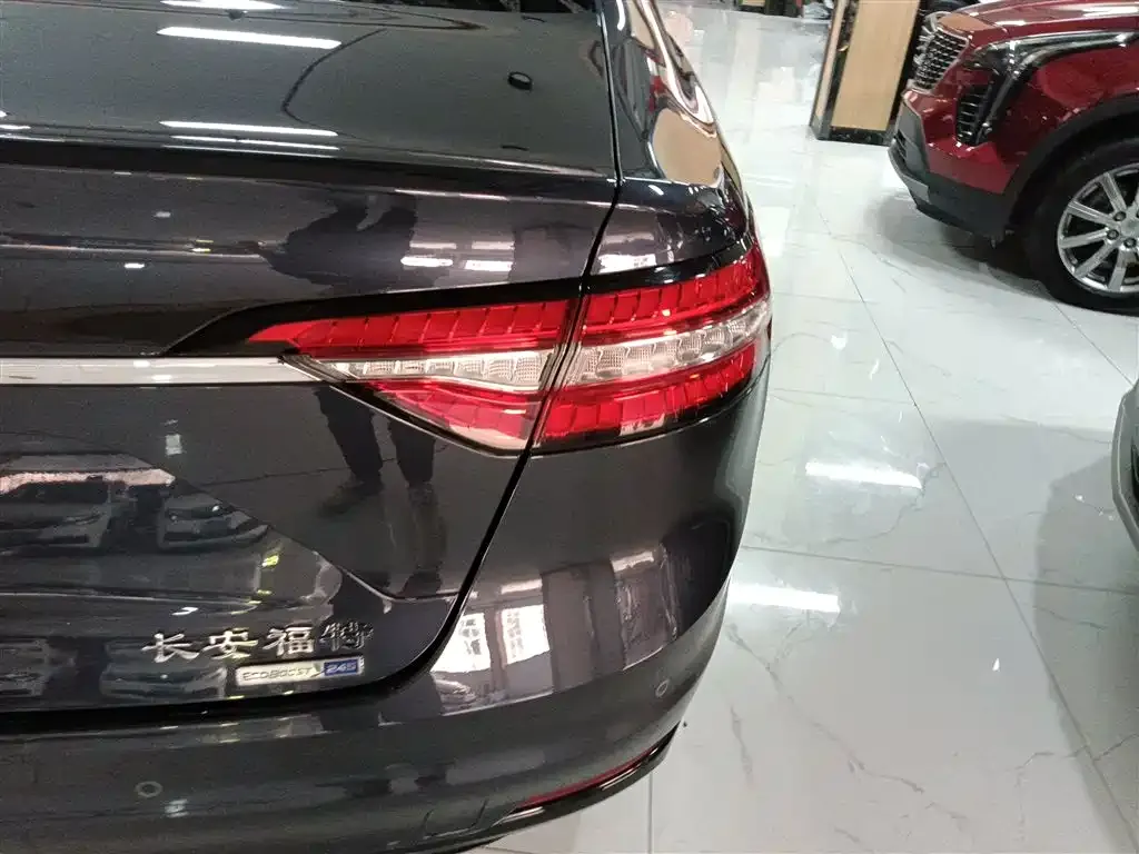 Ford Taurus 2021 из CN, фото 9