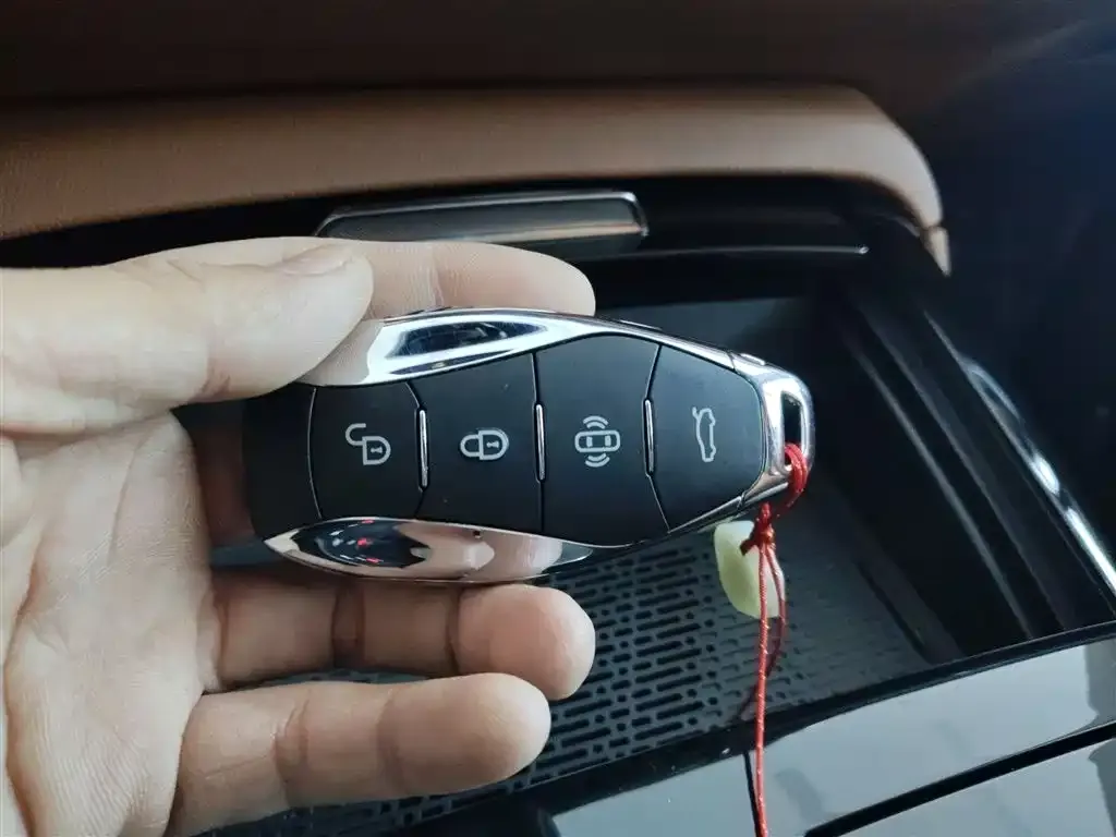 Hongqi H9 2025 из CN, фото 6