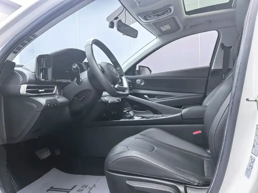 Hyundai Elantra 2022 из CN, фото 8