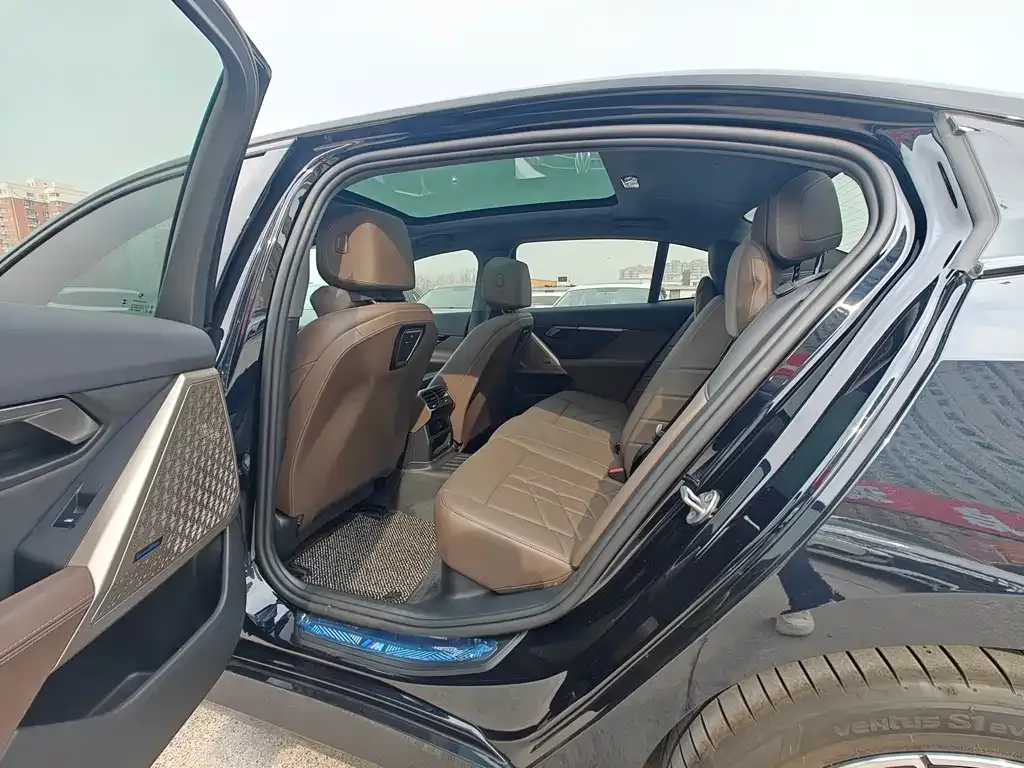 BMW i5 2024 из CN, фото 10