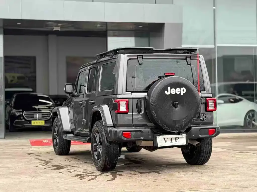 Jeep Wrangler — фото 8