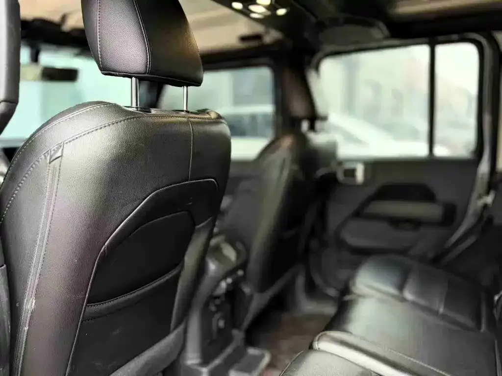 Jeep Wrangler — фото 4