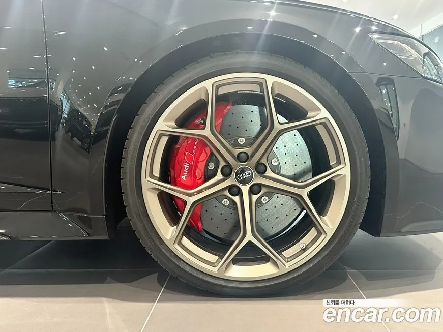 Audi RS6 2025 из KR, фото 5