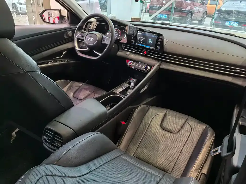 Hyundai Elantra 2023 из CN, фото 6