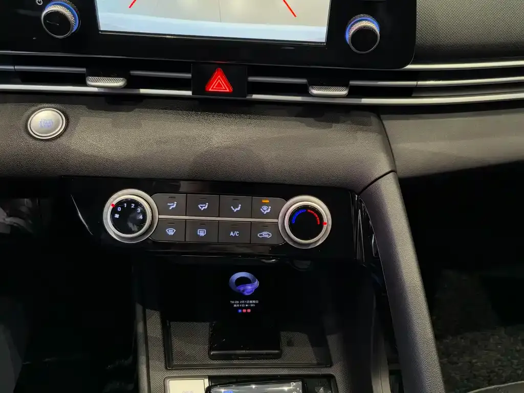 Hyundai Elantra 2023 из CN, фото 10