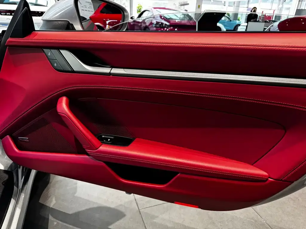 Porsche 911 2025 из CN, фото 10