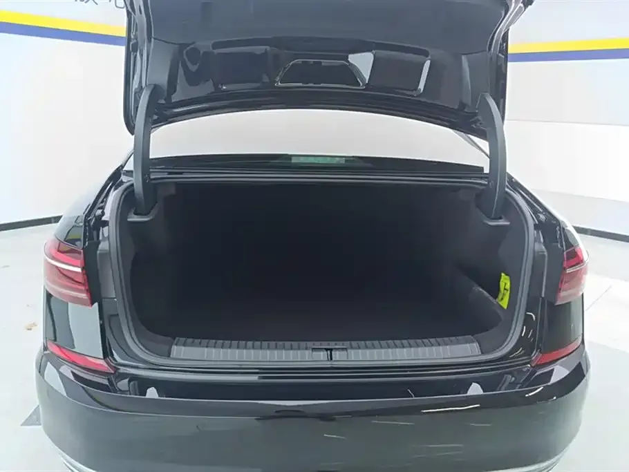 Volkswagen Passat — фото 4