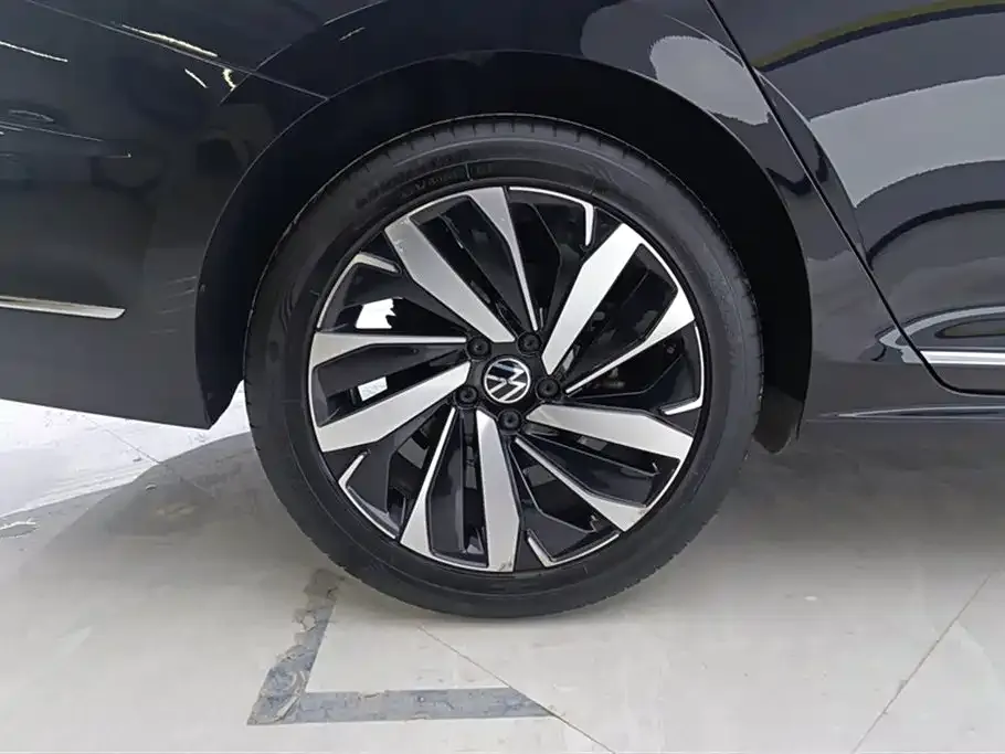 Volkswagen Passat — фото 6