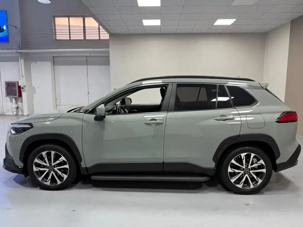 Toyota Corolla Cross 2022 из CN, фото 2