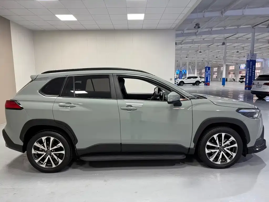 Toyota Corolla Cross 2022 из CN, фото 7