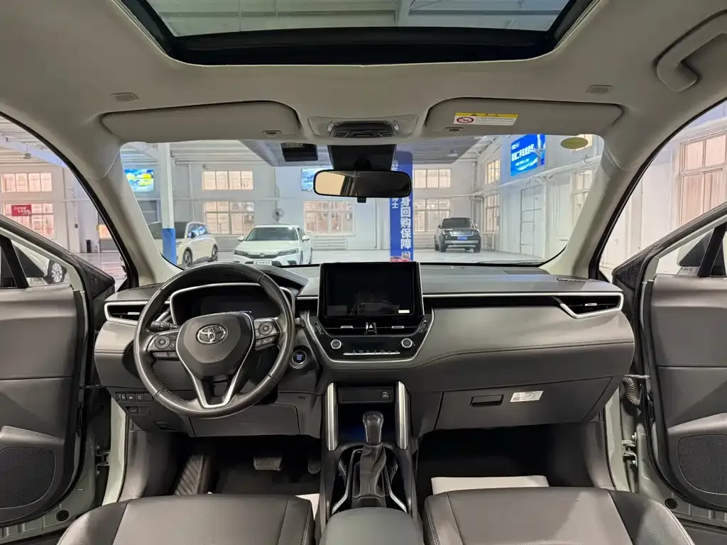 Toyota Corolla Cross 2022 из CN, фото 9