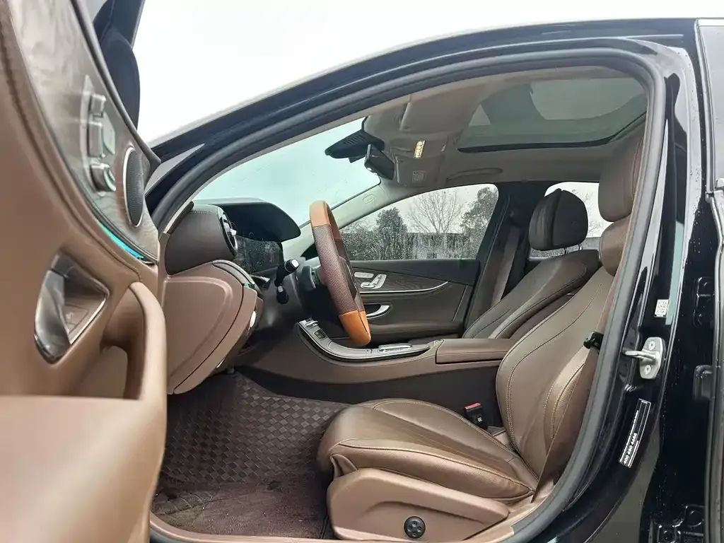 Mercedes-Benz E-Class 2023 из CN, фото 6