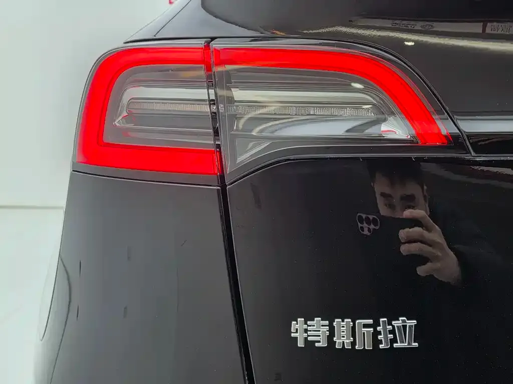 Tesla Model Y 2024 из CN, фото 5