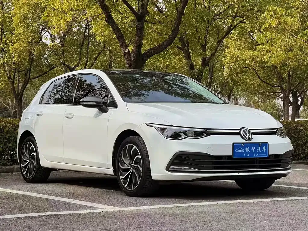 Volkswagen Golf 2023 из CN, фото 3