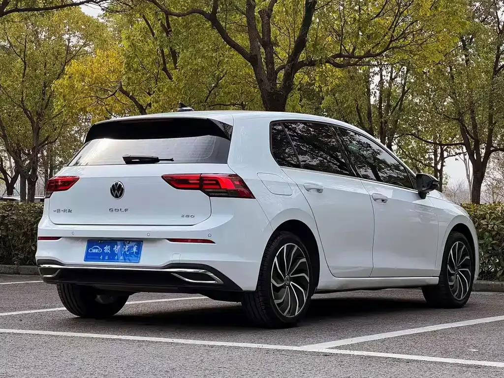 Volkswagen Golf 2023 из CN, фото 6